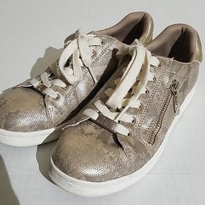 G by guess champagne snake print sneakers B103